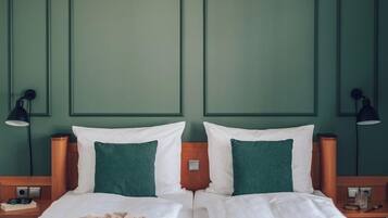 Dobbeltrom – superior | Allergitestet sengetøy, minibar, safe på rommet og skrivebord