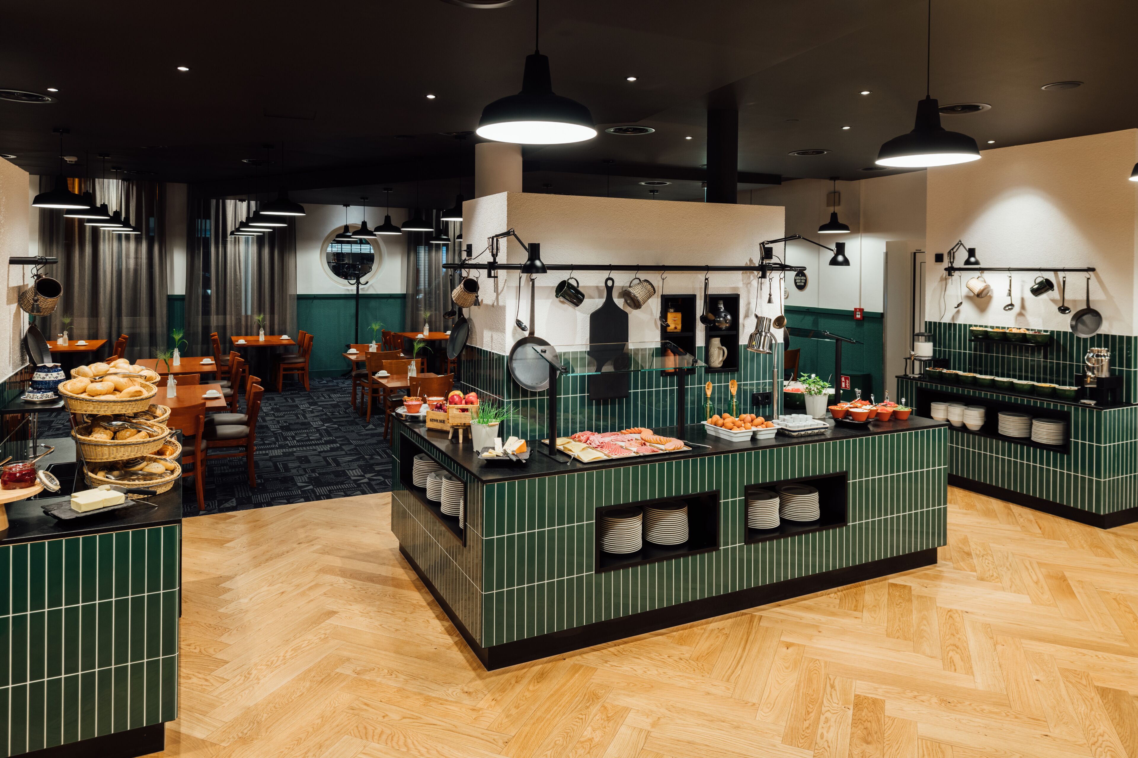 daily buffet breakfast (eur 26 per person)