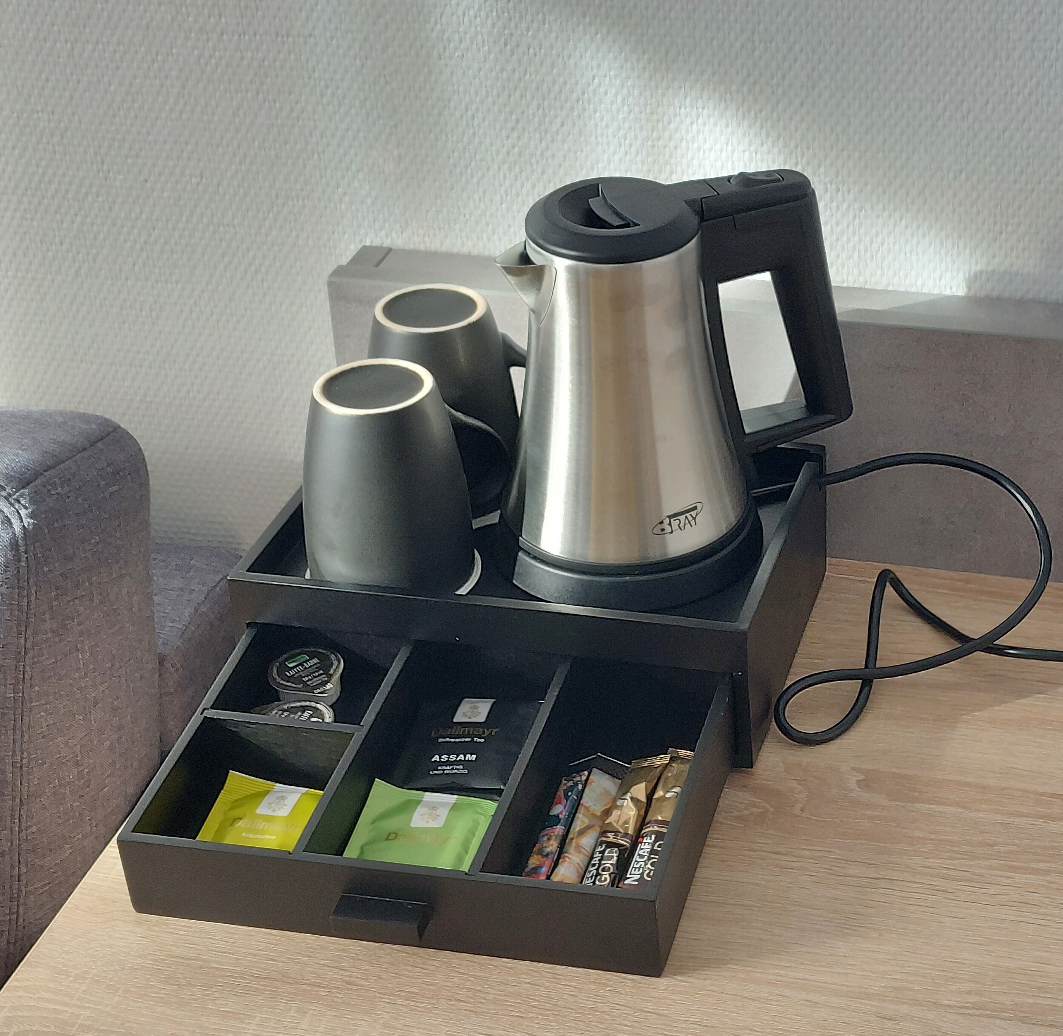 22-inch flat-screen tv with cable channels, tv