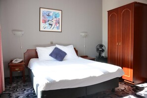 Caja de seguridad en la habitación, wifi gratis y ropa de cama