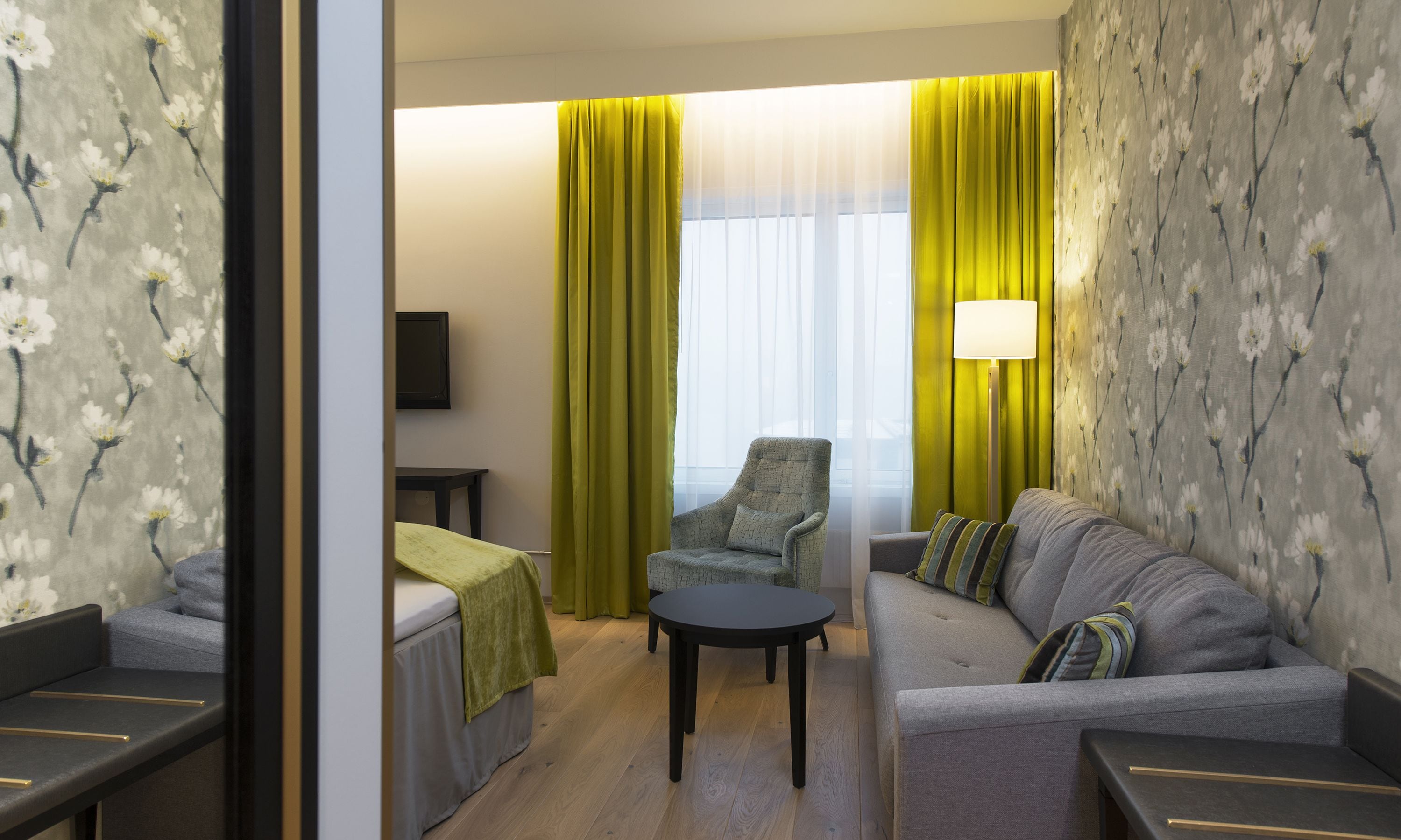 premium bedding, minibar, desk, blackout curtains