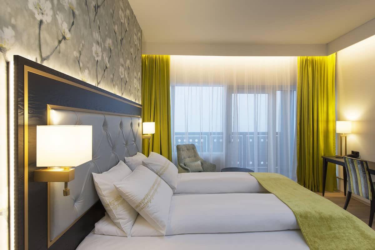 premium bedding, minibar, desk, blackout curtains