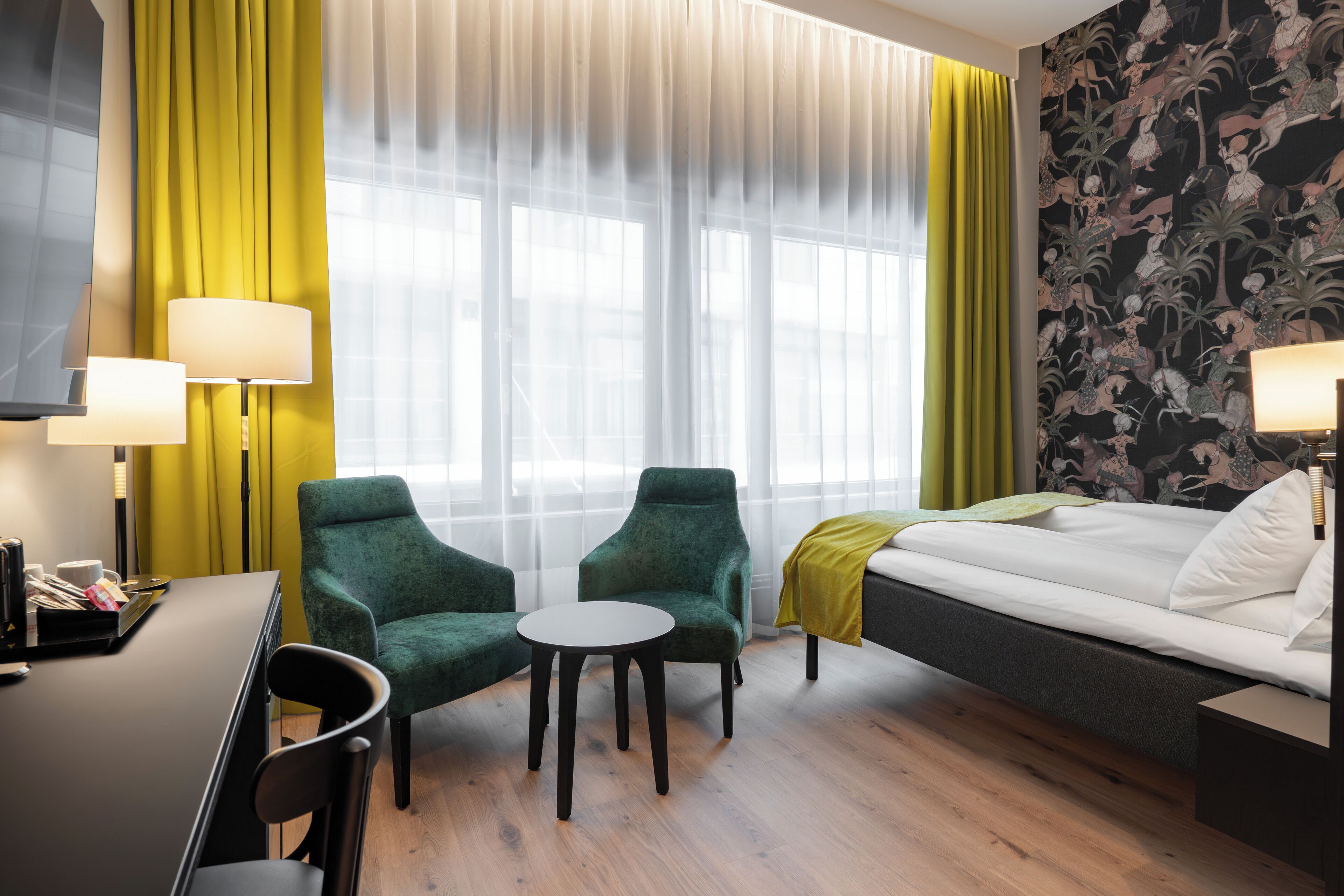 Rom, tilgjengelighetstilpasset | Sengetøy av topp kvalitet, minibar, skrivebord og blendingsgardiner