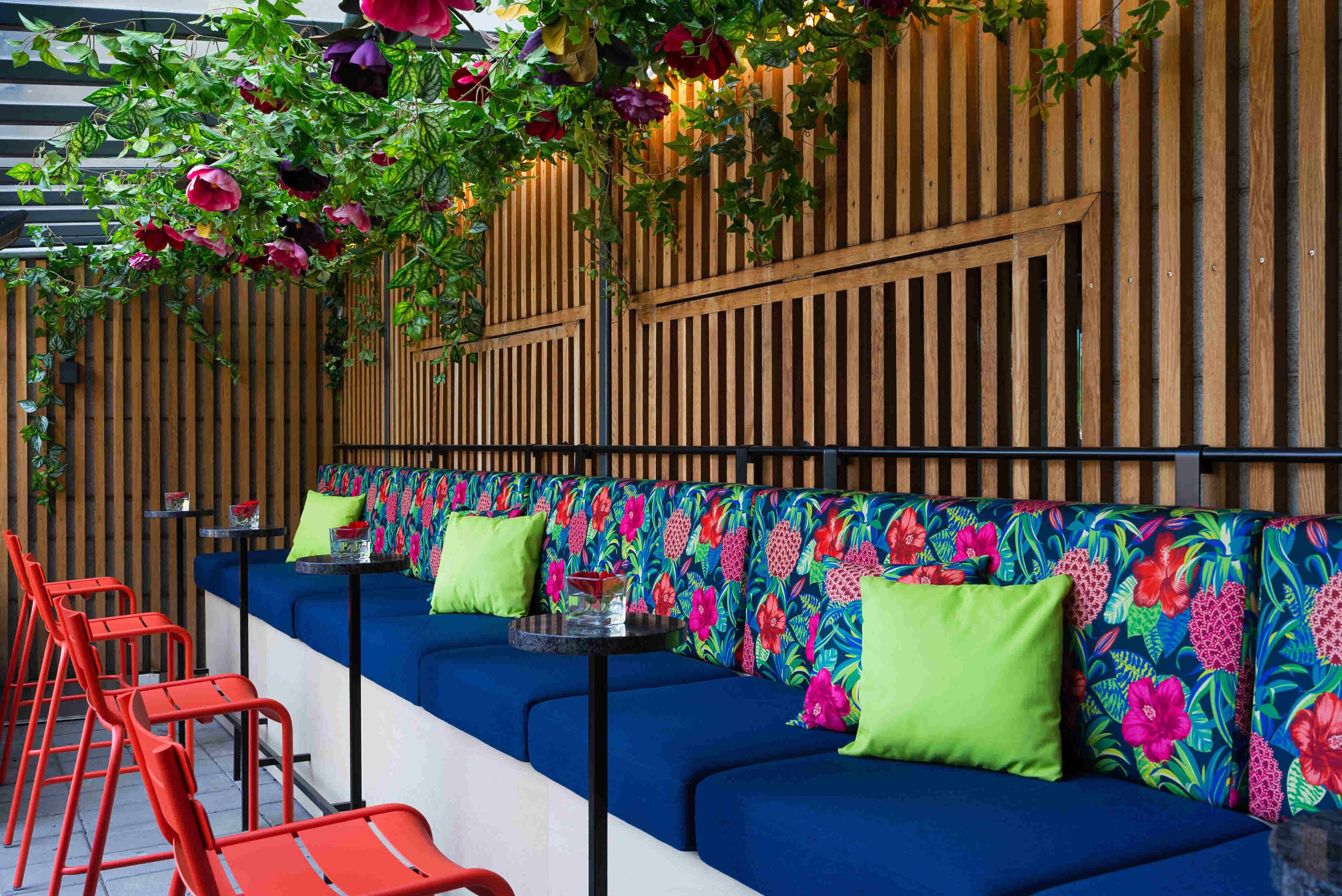 breakfast, lunch and dinner served