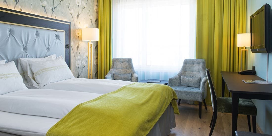 Ropa de cama de alta calidad, minibar y escritorio 