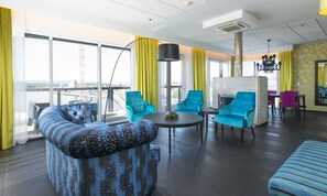 Premium bedding, minibar, desk, blackout drapes - Thon Hotel Opera (Oslo)