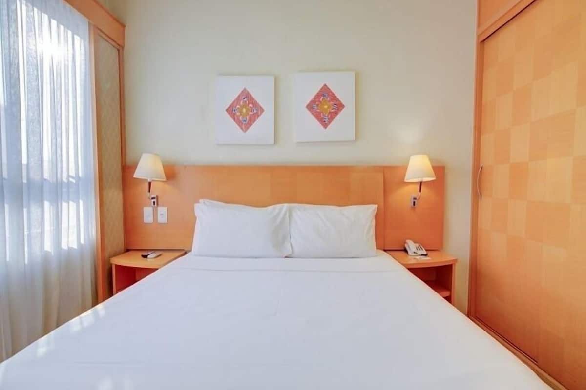 Habitación estándar doble, no fumadores | Minibar, caja fuerte, escritorio y espacio para trabajar con un portátil