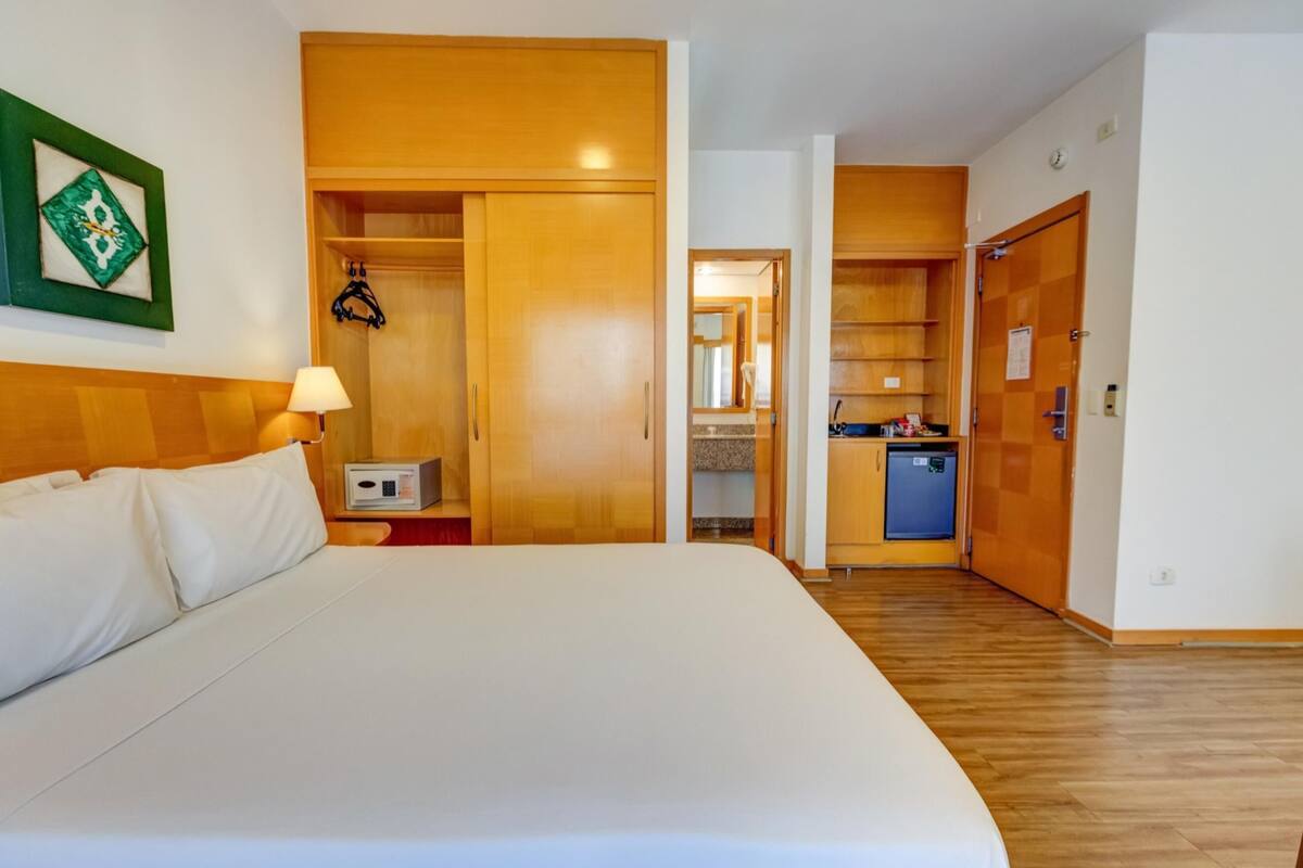 Minibar, in-room safe, desk, laptop workspace