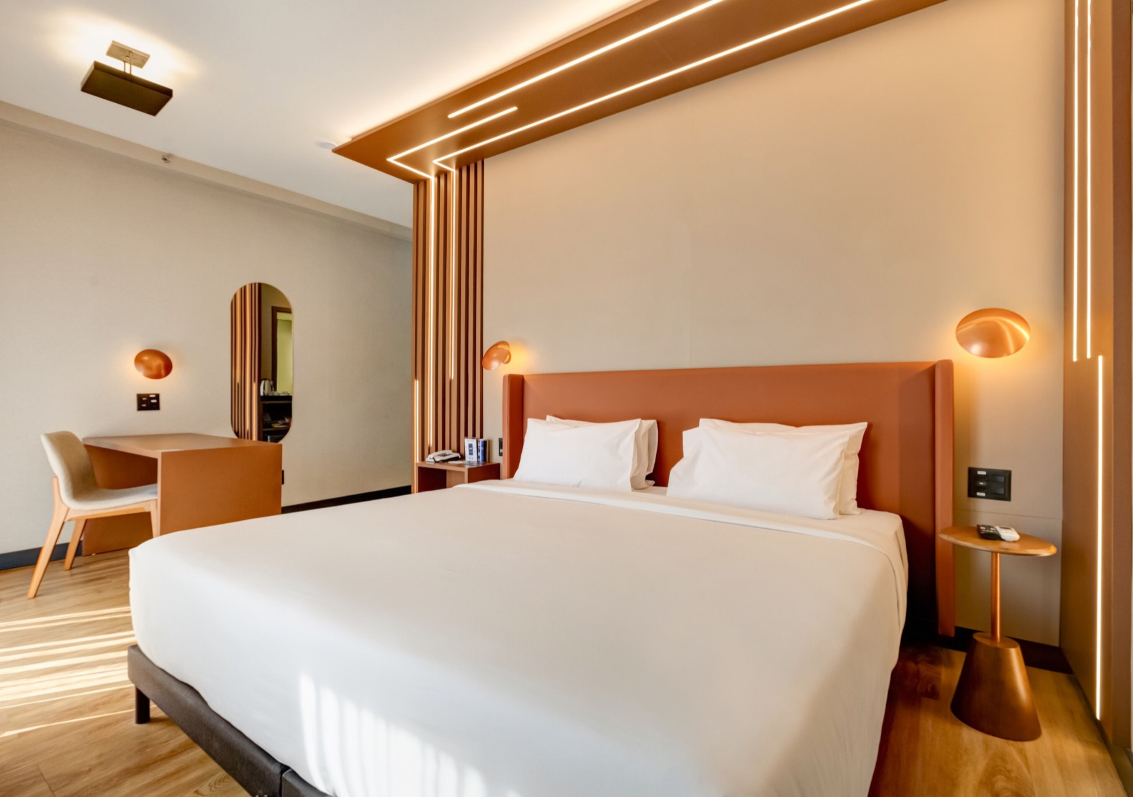 Luxury Room, 1 King Bed | Minibar, in-room safe, desk, laptop workspace