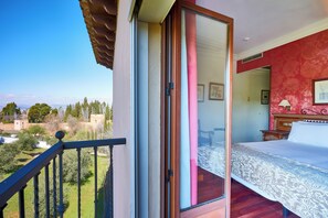 Doppelzimmer (Alhambra Views) | Allergikerbettwaren, Daunenbettdecken, Minibar, Zimmersafe