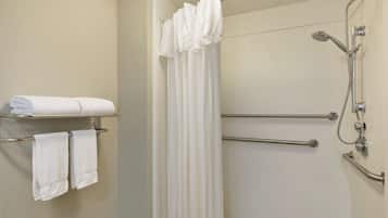 Habitación, con acceso para personas discapacitadas, para no fumadores (Roll-in shower) | Regadera en el baño