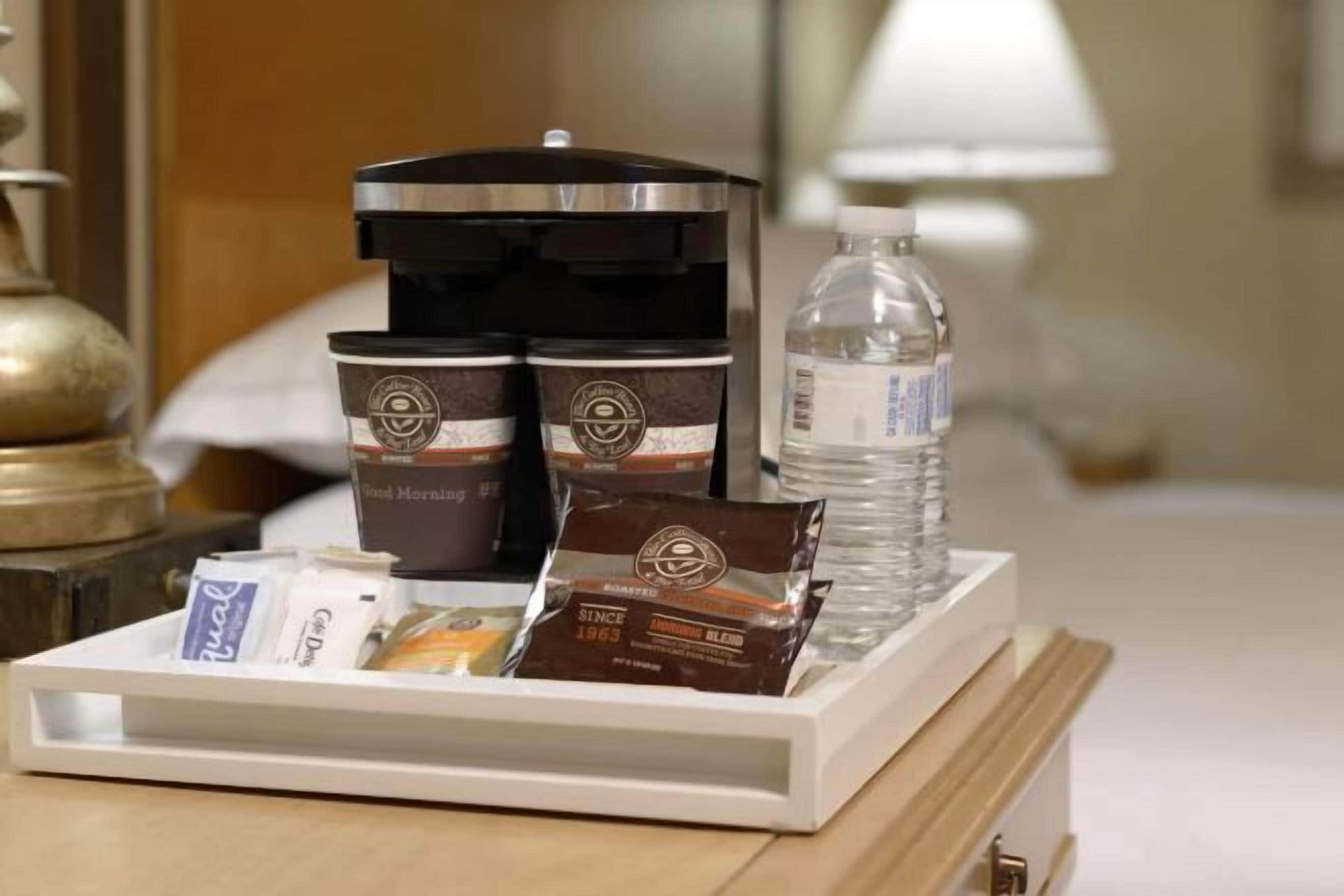 高級寢具、舒適加層、客房內保險箱、書桌