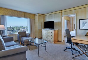 Premium bedding, pillowtop beds, in-room safe, desk