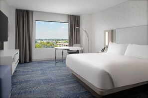 Deluxe-rum - 1 kingsize-säng - tillgänglighetsanpassat (Roll in Shower) | Sängtillbehör av högsta kvalitet och bäddmadrasser