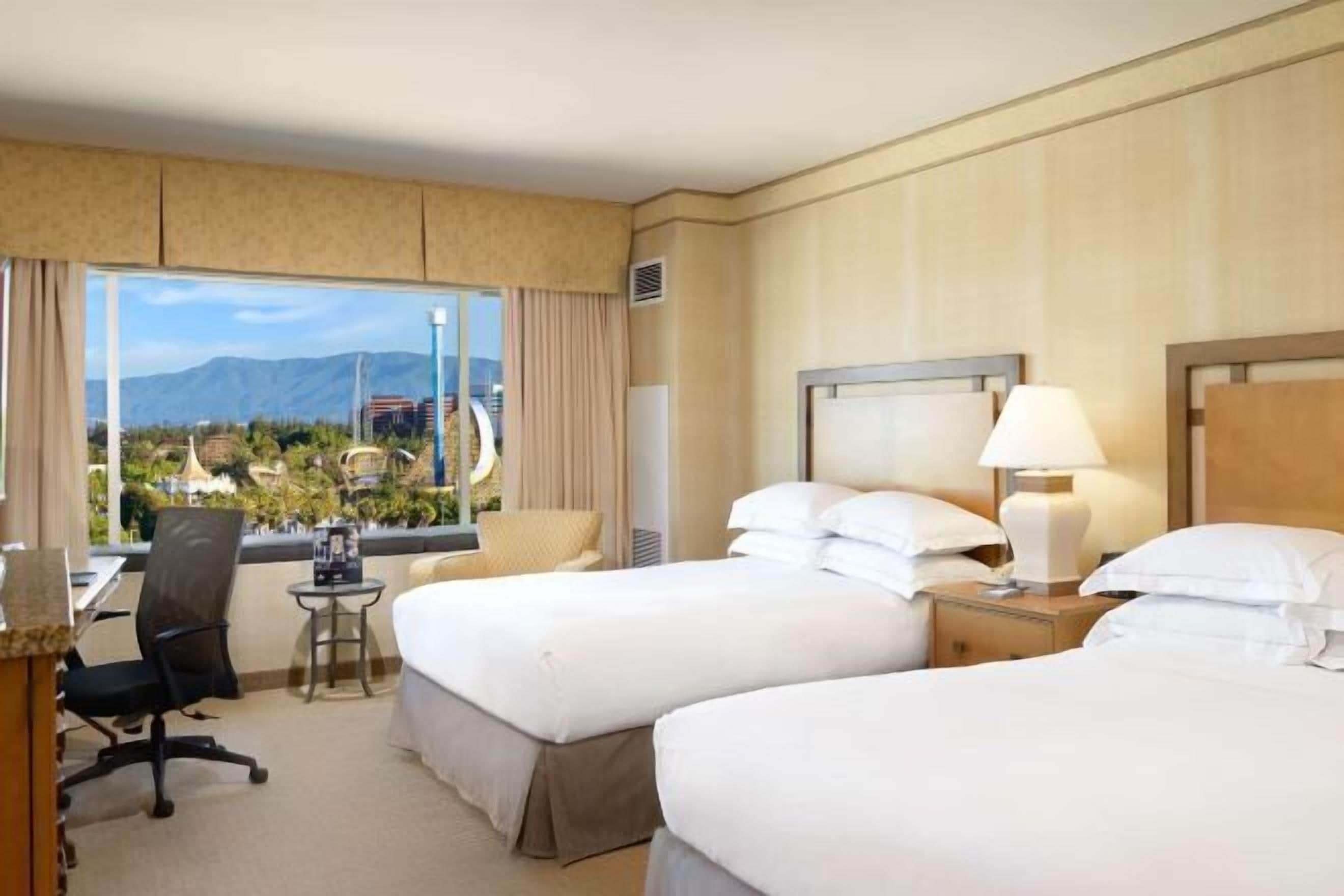 高級寢具、舒適加層、客房內保險箱、書桌