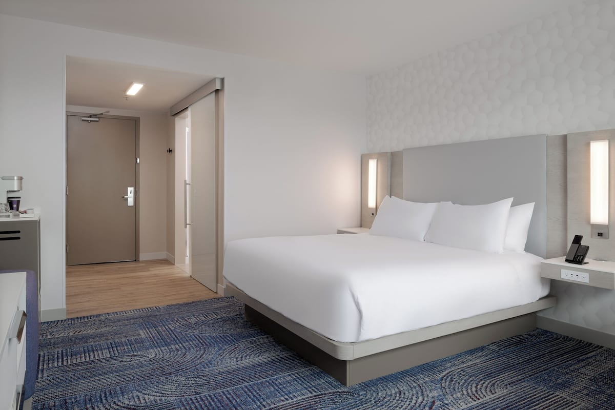 Literie de qualité, lit avec matelas à plateau-coussin