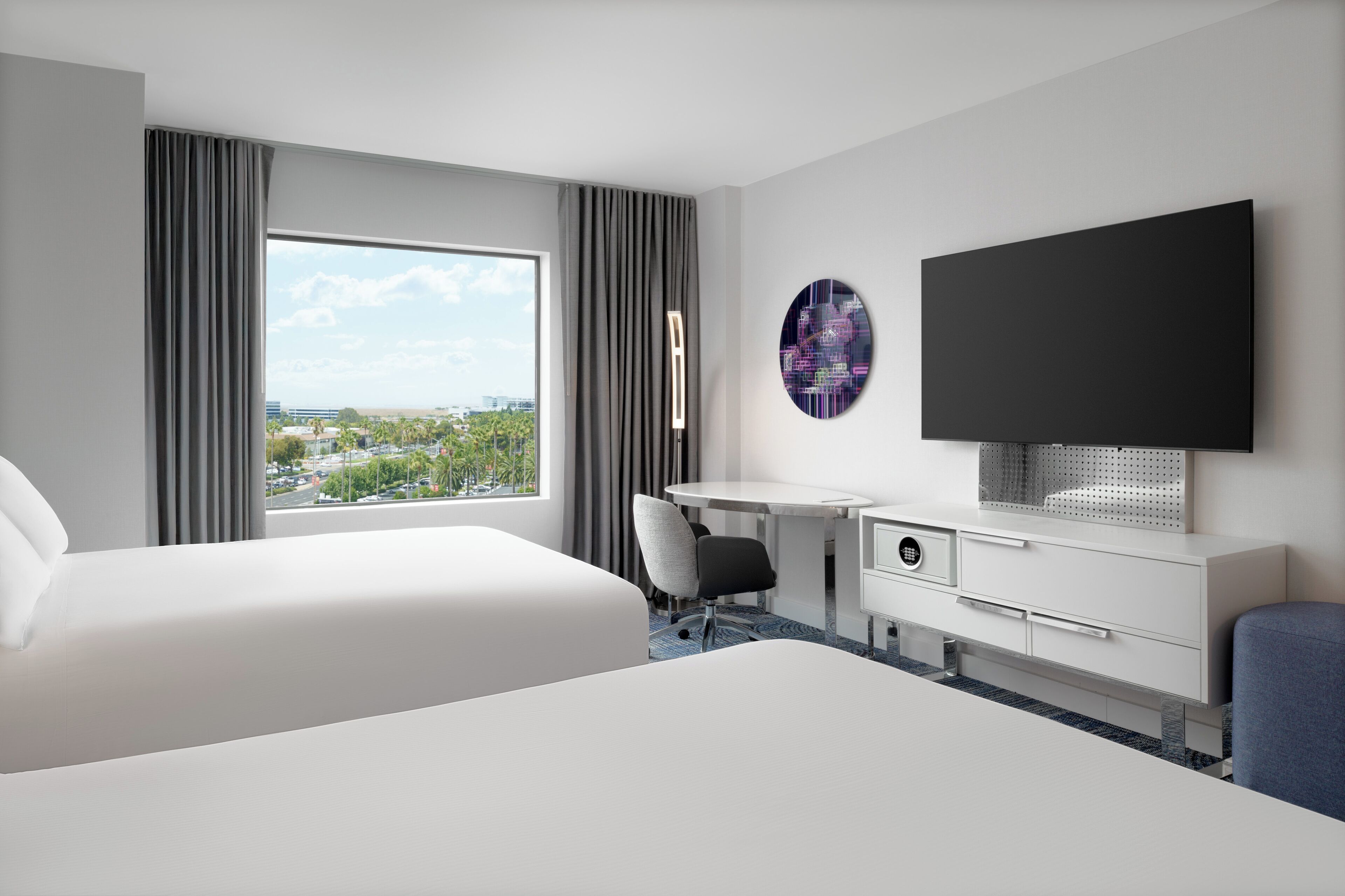 Hochwertige Bettwaren, Pillowtop-Betten, Zimmersafe, Schreibtisch