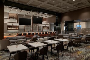 Bar (on property) - Hilton Santa Clara (Santa Clara)