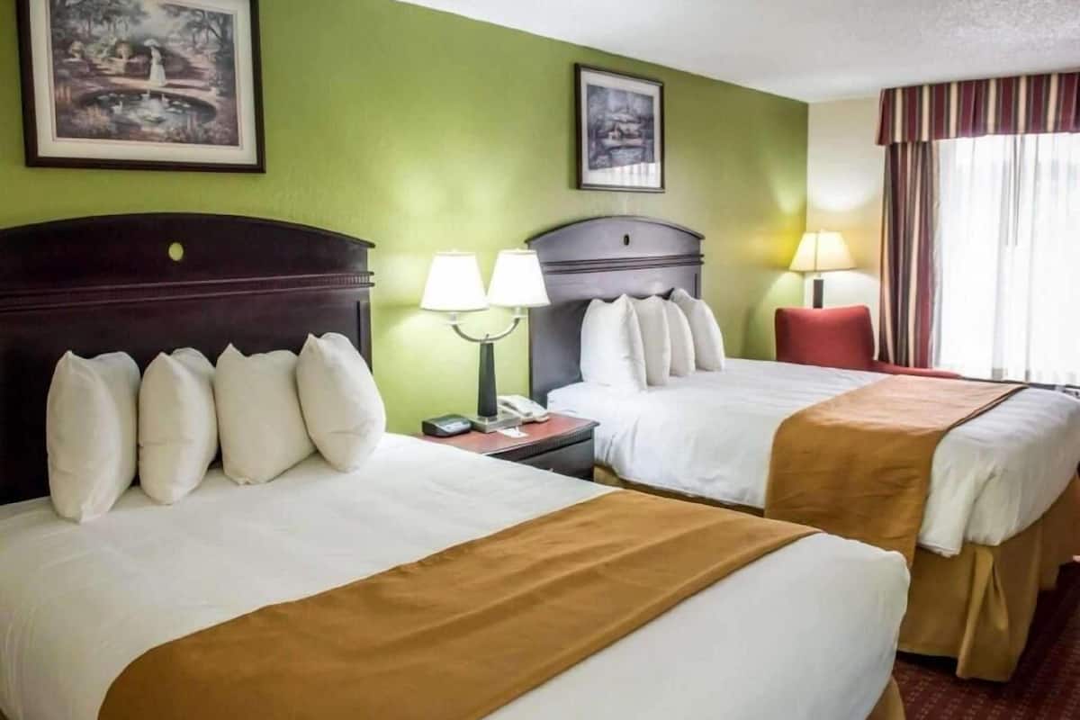 Bureau, espace de travail pour ordinateur portable