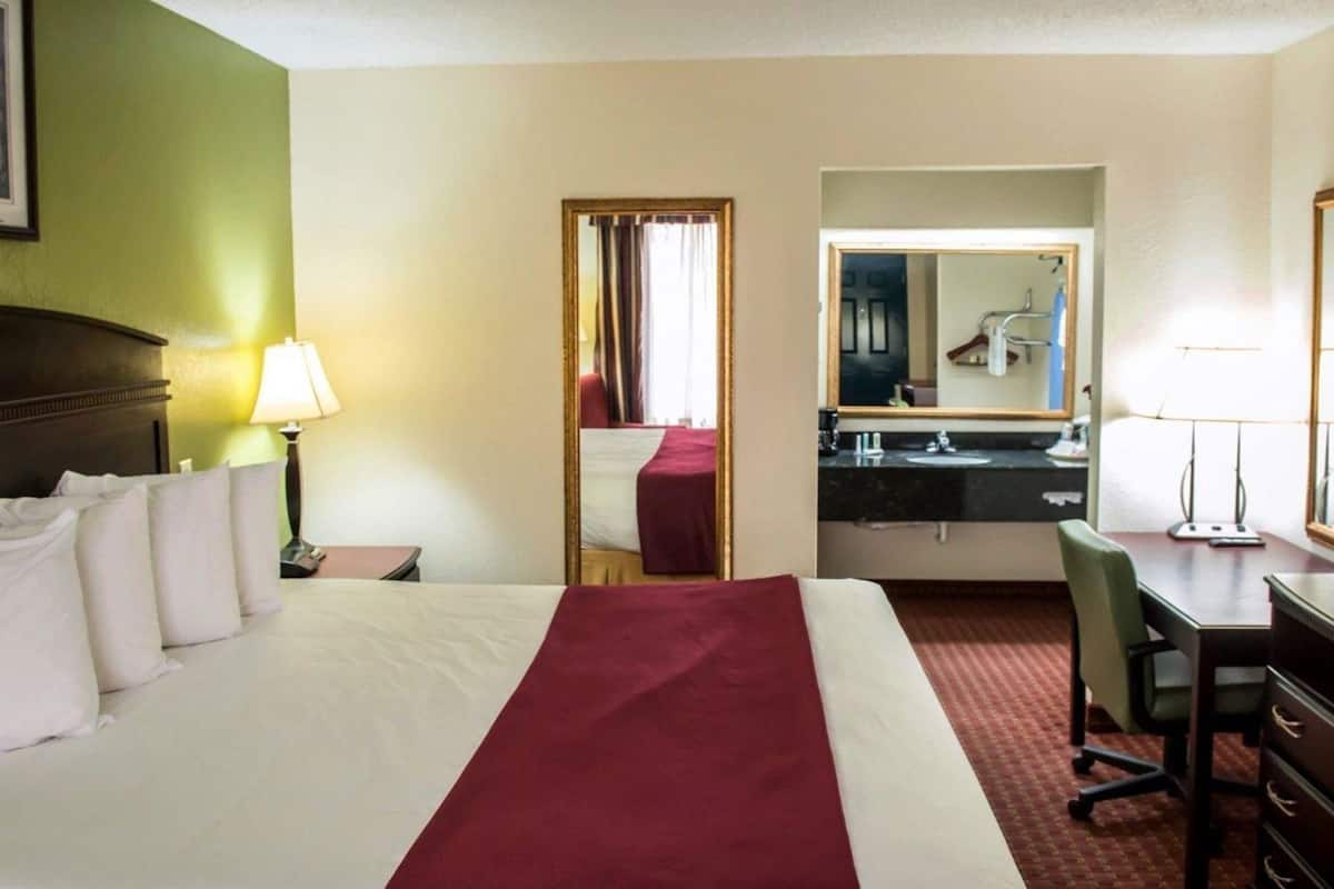 Bureau, espace de travail pour ordinateur portable