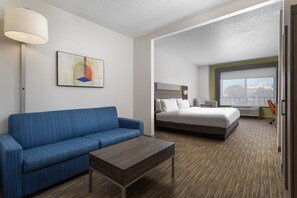 Suite, 1 King Bed with Sofa bed (Wet Bar)
