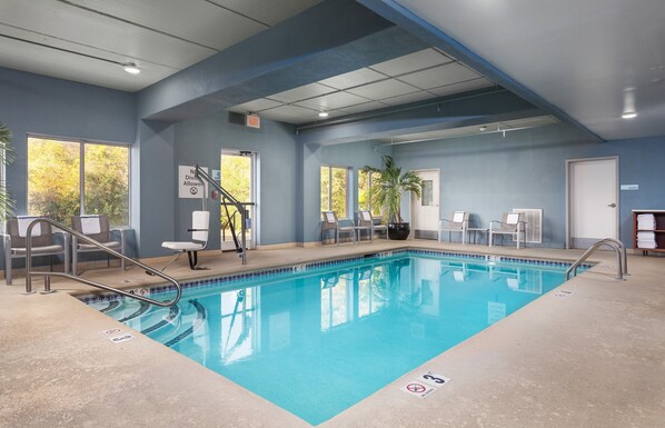 Indoor pool, pool loungers