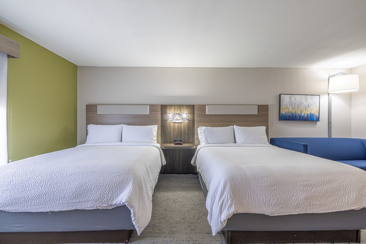 1 bedroom, premium bedding, pillow-top beds, in-room safe