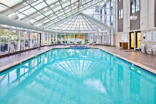 Holiday Inn Express Hotel & Suites Belleville by IHG