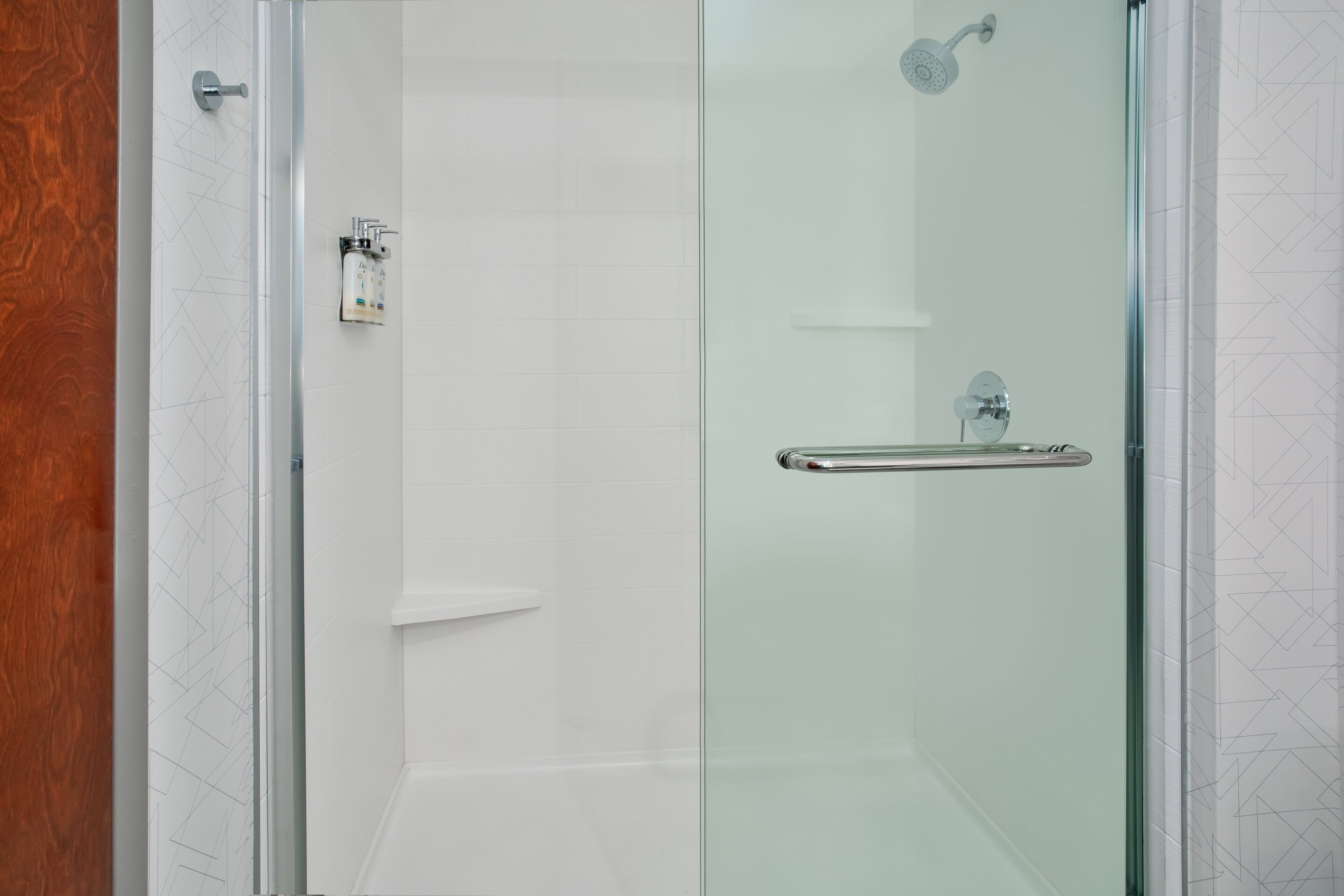 combined shower/bathtub, free toiletries, hair dryer, towels