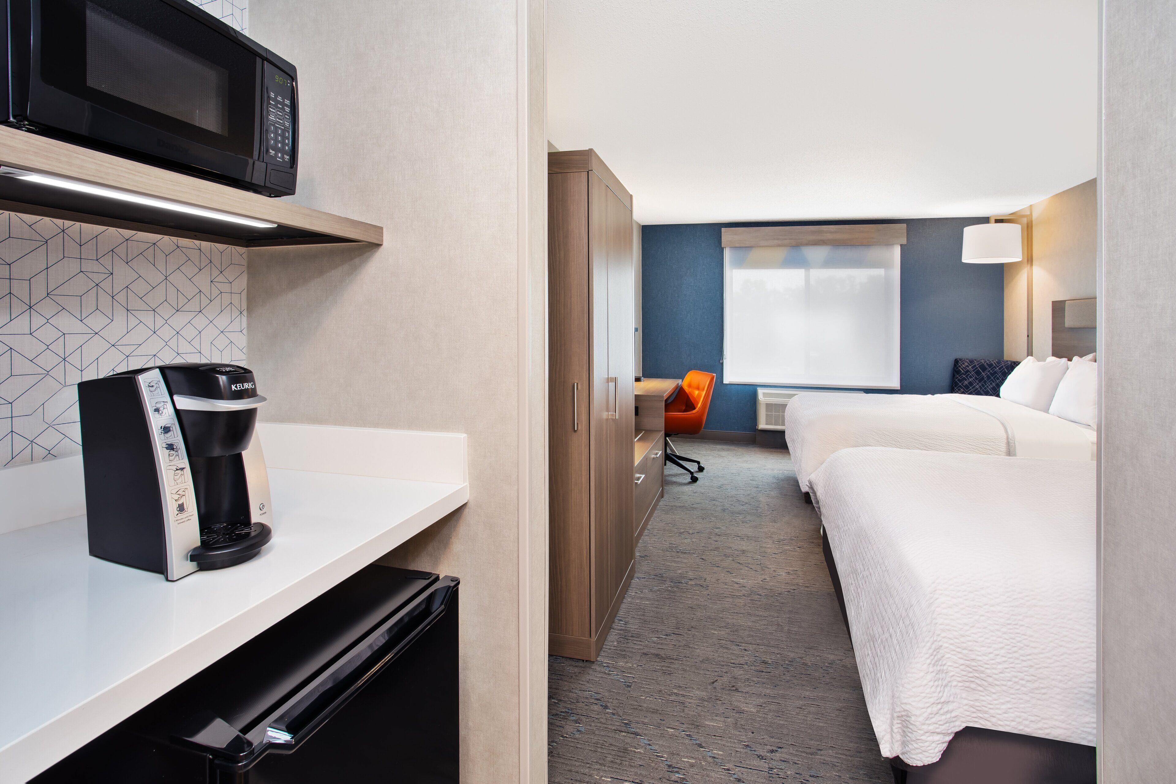 1 bedroom, premium bedding, tempur-pedic beds, in-room safe