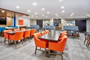 Interior - Holiday Inn Express Hotel & Suites Belleville by IHG (Belleville)