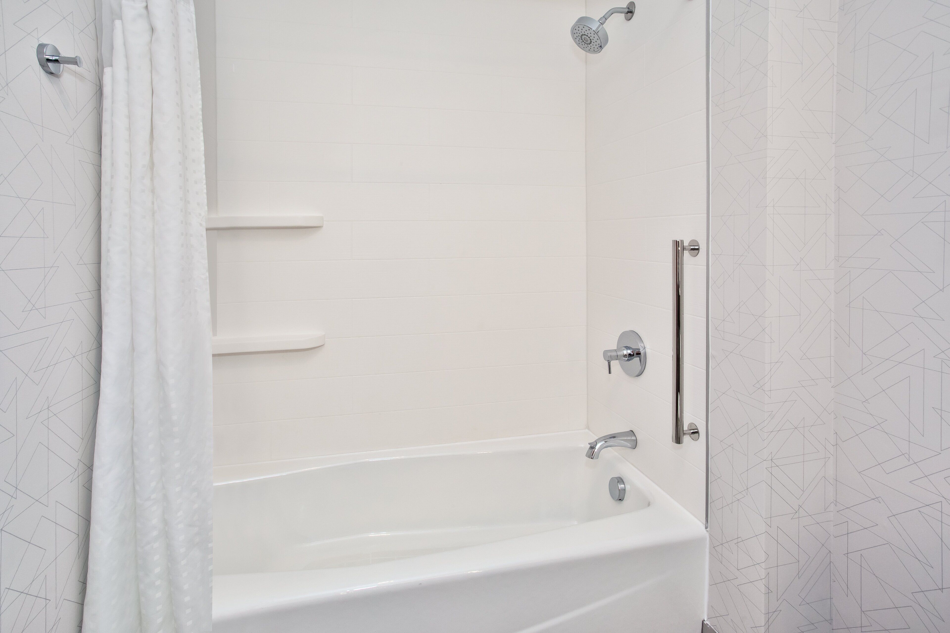 combined shower/bathtub, free toiletries, hair dryer, towels