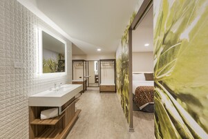 1 ห้องนอน, ผ้าปูที่นอน Frette จากอิตาลี, เครื่องนอนระดับพรีเมียม