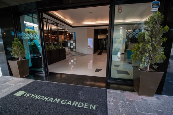 Exterior - Wyndham Garden Quito (Quito)