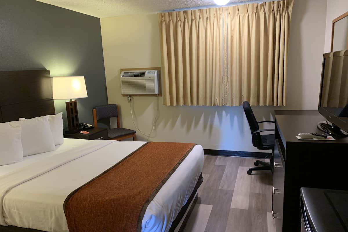 Iron/ironing board, free WiFi, bed sheets, alarm clocks
