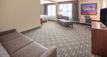 Baymont Inn & Suites Grand Rapids Near Downtown