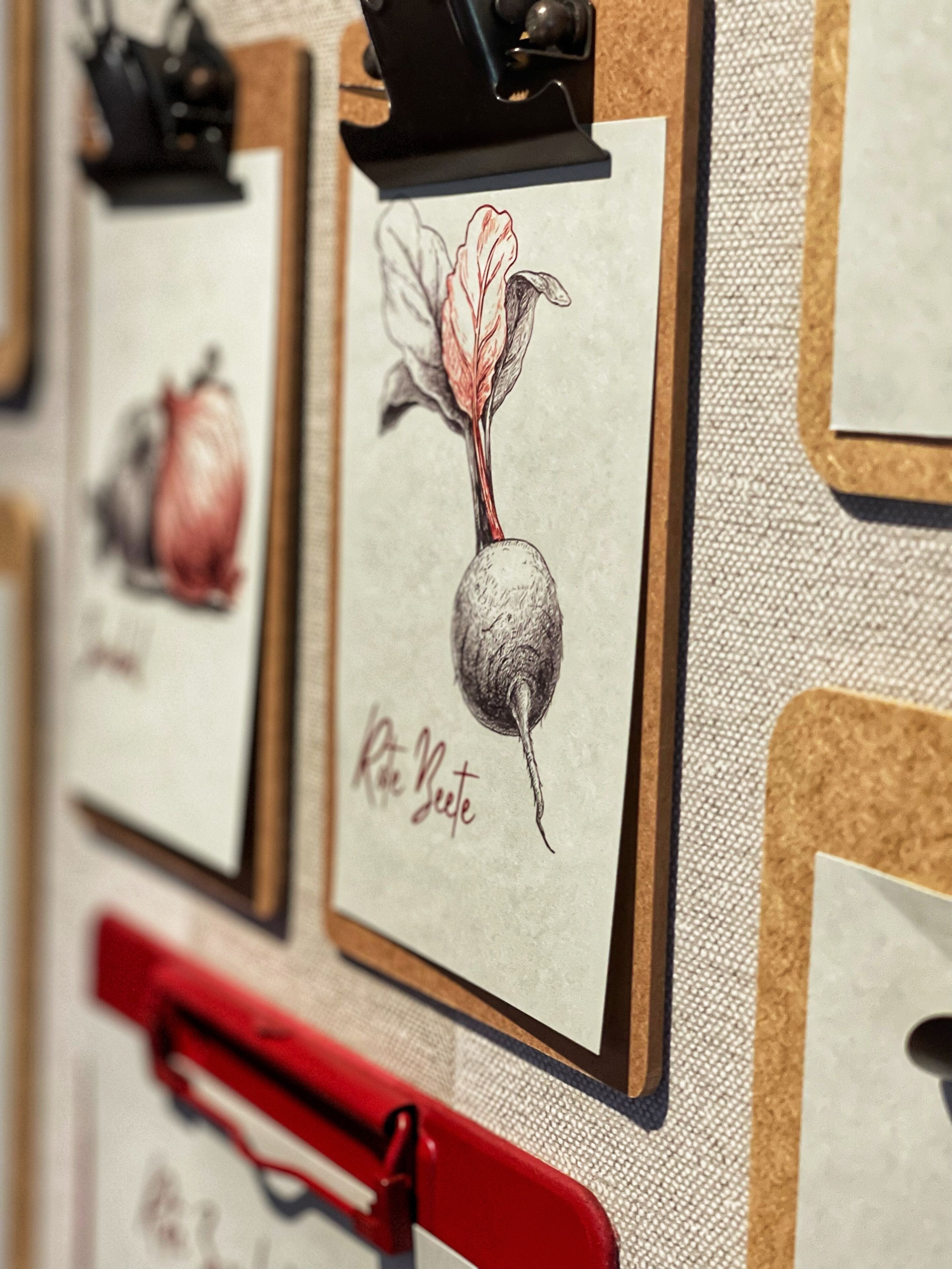 breakfast, lunch served; international cuisine, al fresco dining