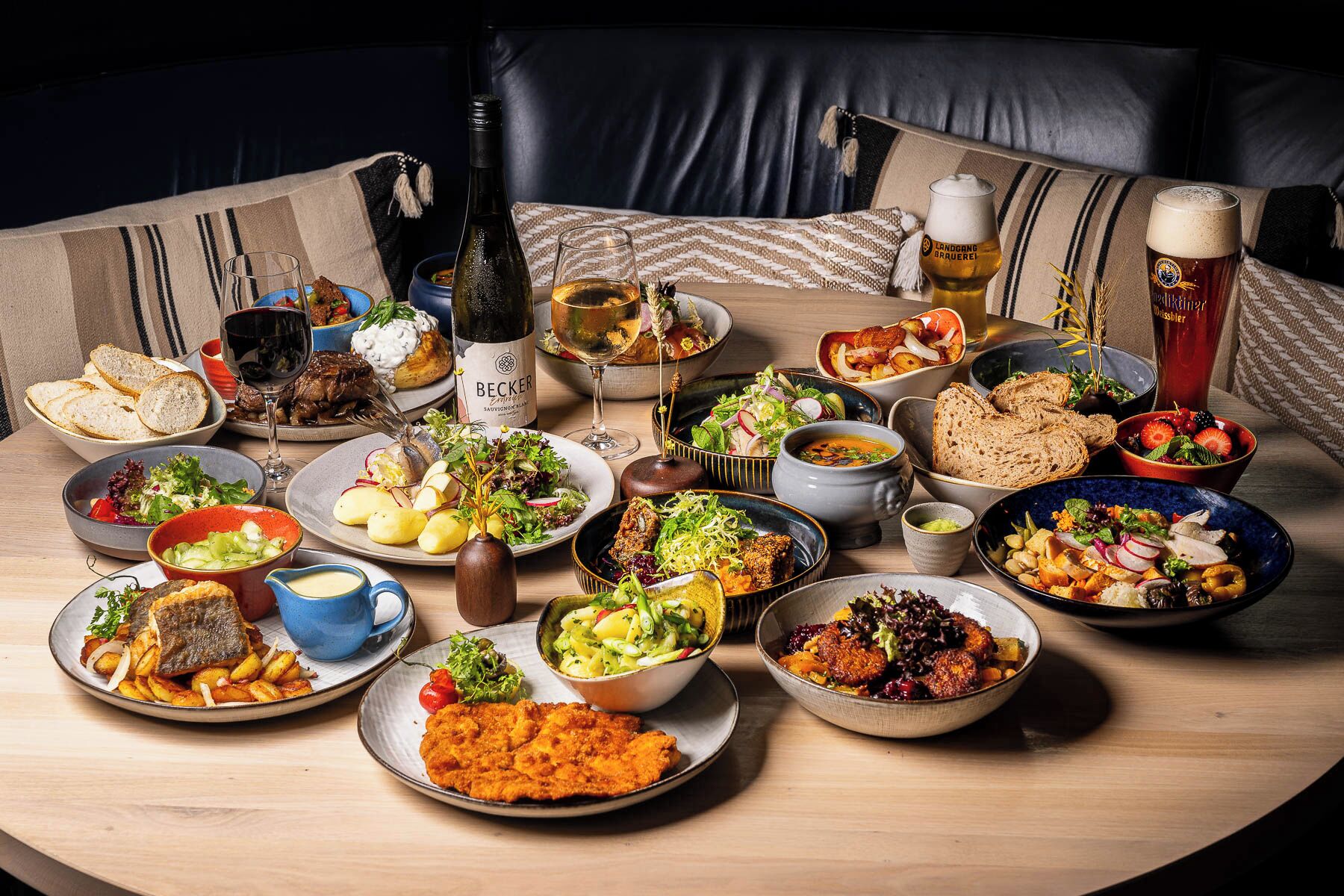 breakfast, lunch served; international cuisine, al fresco dining