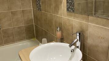 Double Room | Bathroom | Free toiletries, slippers, towels