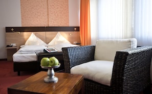 Minibar, coffres-forts dans les chambres, bureau, chambres insonorisées