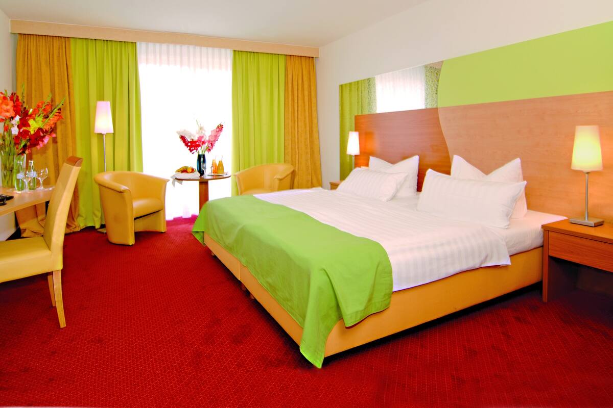 1 Schlafzimmer, Allergikerbettwaren, Select-Comfort-Betten, Schreibtisch