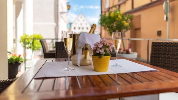 Outdoor dining - DAS CENTRAL- City Boutique Hotel (Bad Mergentheim)
