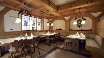 Breakfast, lunch and dinner served