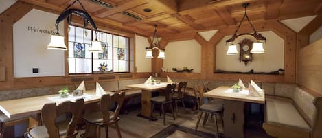 Breakfast, lunch and dinner served