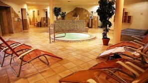Sauna, hot tub, Turkish bath/hammam, body treatments, body scrubs