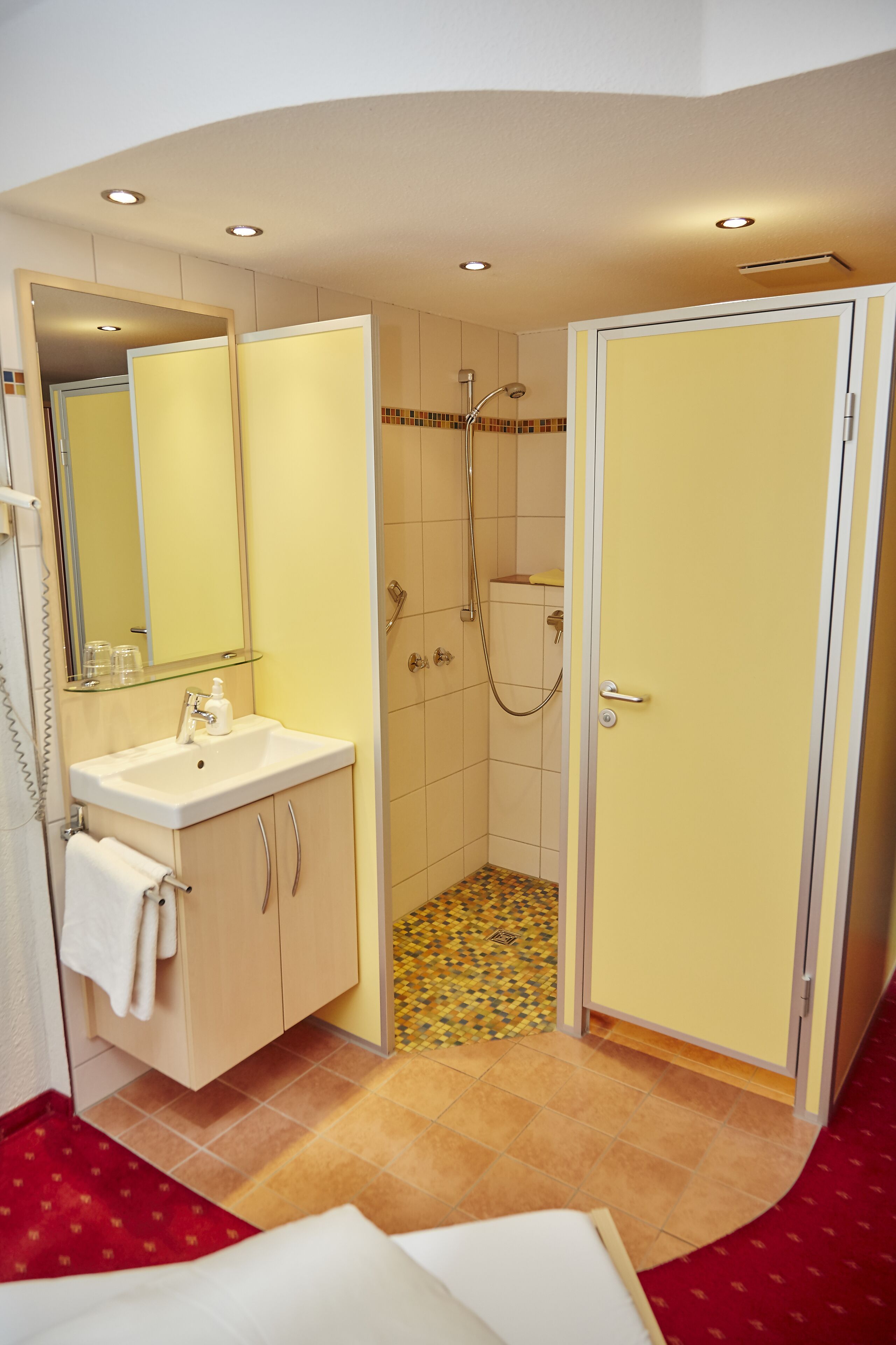 economy single room | bathroom | free toiletries, hair dryer, towels