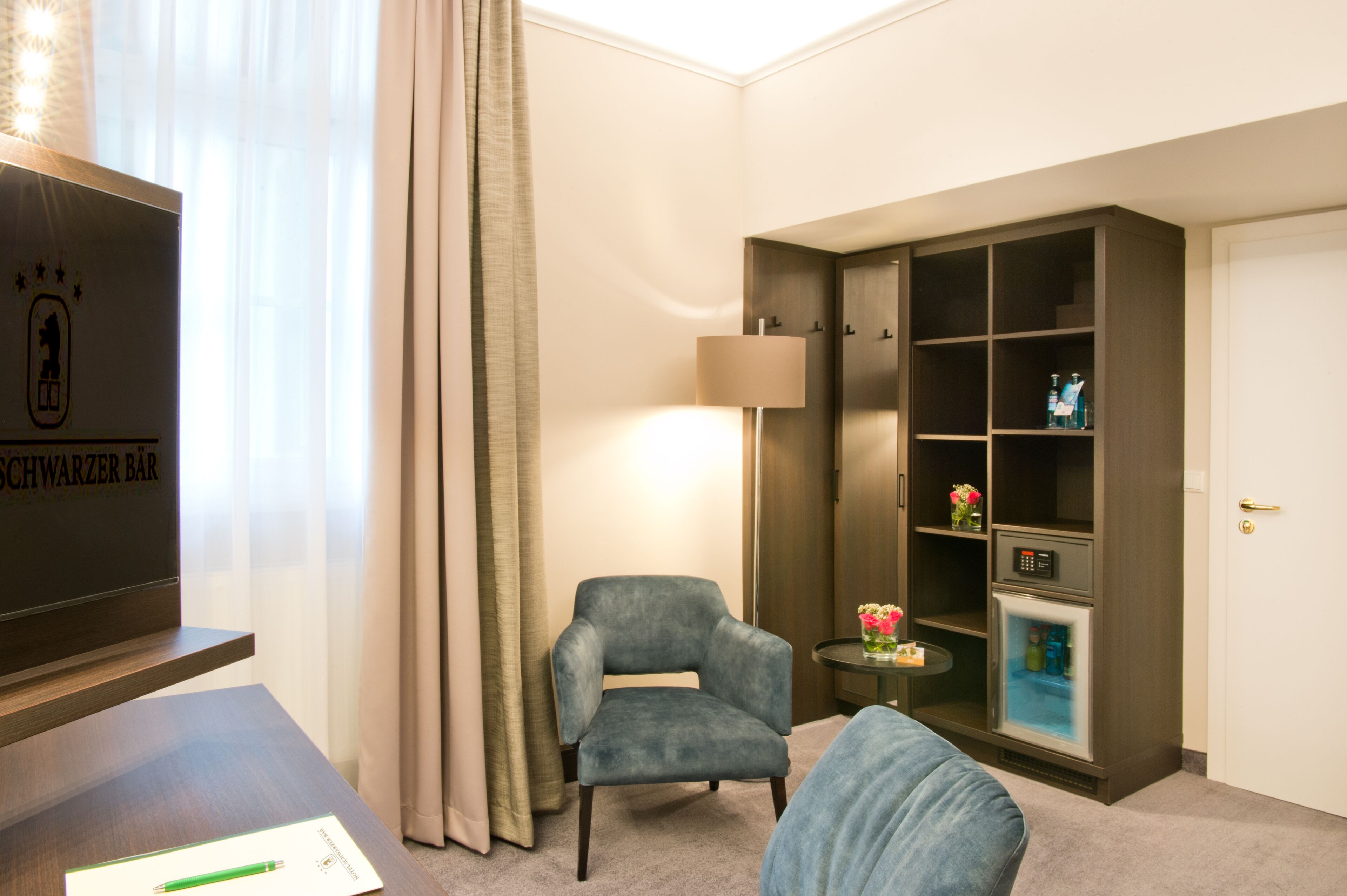 comfort double room (incl.3.50€ energy fee p.pers./p.night) | living area | 60-cm flat-screen tv with satellite channels, tv