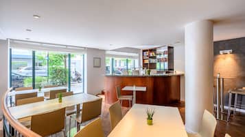 Buffet breakfast on weekdays (EUR 18 per person)
