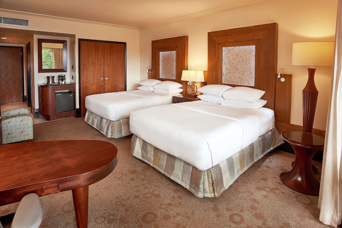Deluxe Room, 2 Double Beds, Pool View