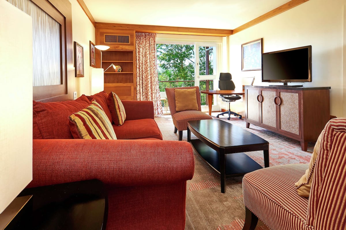 Junior Suite, 1 Bedroom (2 Balconies) | Living area